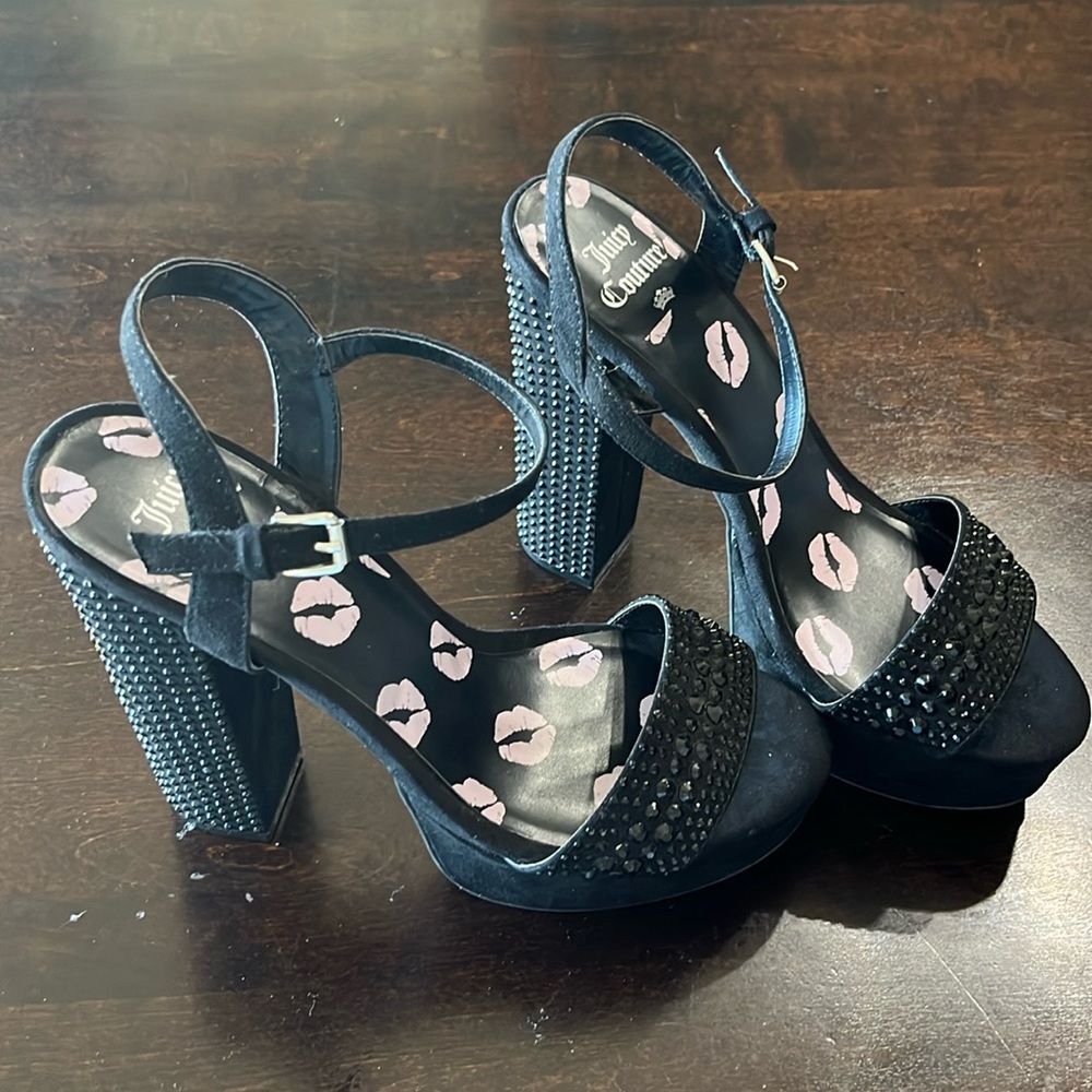 Size 8.5 women’s Juicy Couture heels